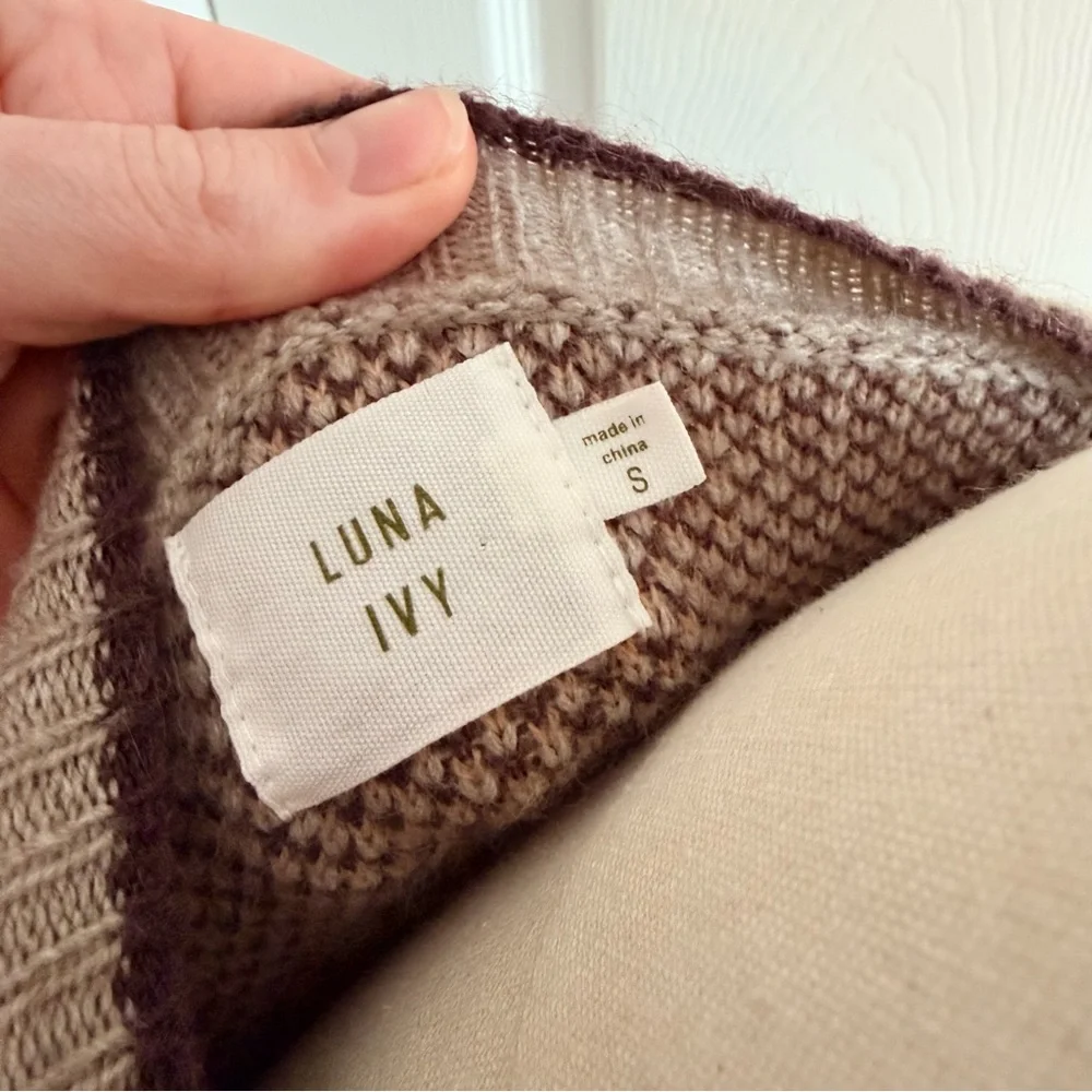 Horse Sweater - Picture 3 of 4